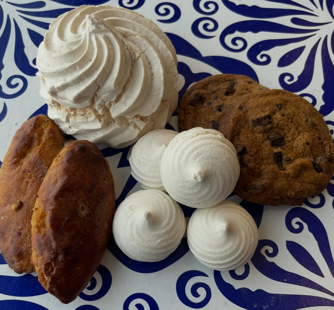 differnt kinds of desserts (ex: cookies, pastries, etc)